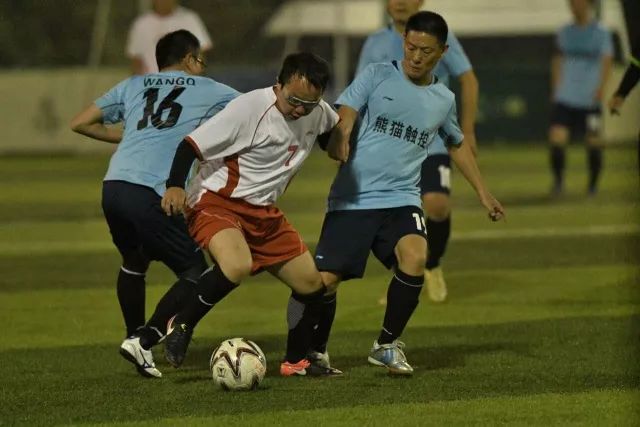 世界杯-阿根廷第9分钟失点38分钟破门 半场暂1-0奥地利